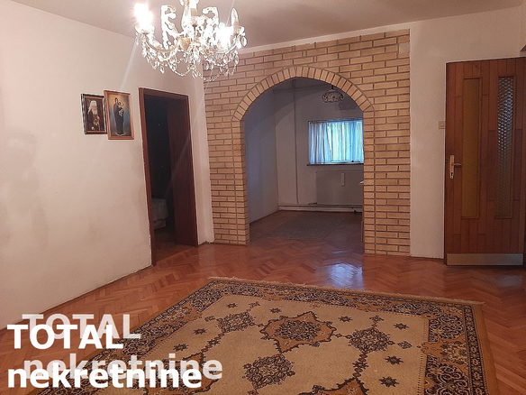 Kuća Prodaja Novi Sad Sadovi 270 m2