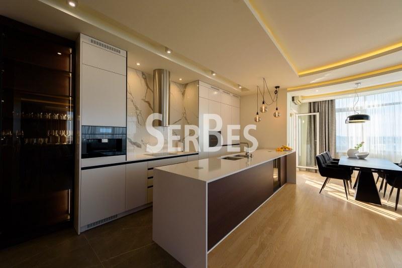 Trosoban stan na prodaju, Bulevar Evrope, Novi Sad, 230m², 627.000 €