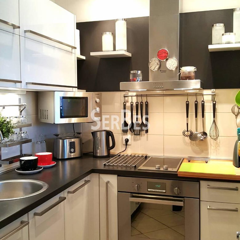 Dvosoban stan za izdavanje, Bulevar Oslobođenja, Novi Sad, 55m², 700 €/mes