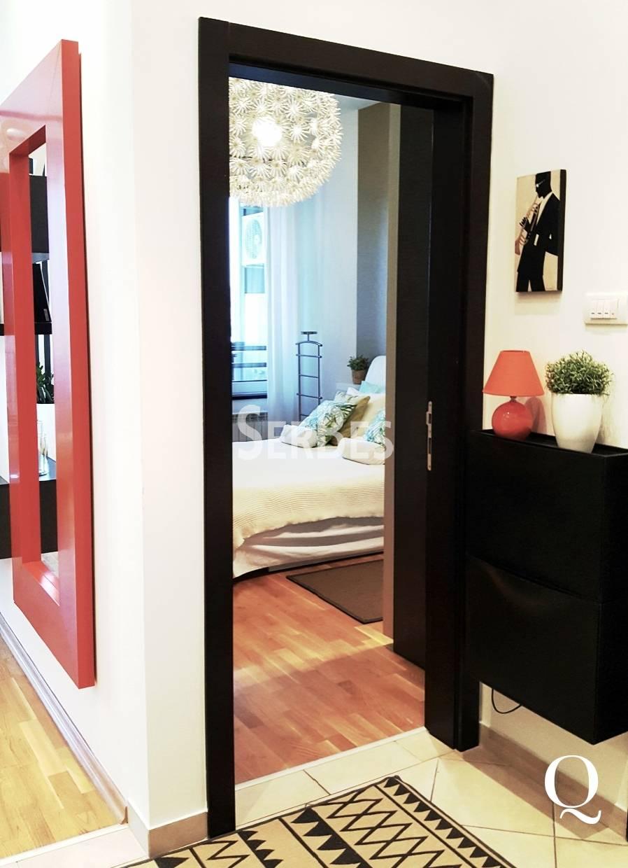 Dvosoban stan za izdavanje, Bulevar Oslobođenja, Novi Sad, 55m², 700 €/mes