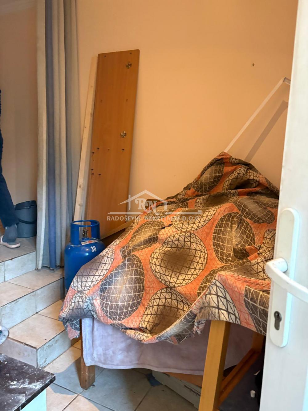 220001640-9-20260403123610 Dvosoban stan na prodaju, Petlovo Brdo, Beograd, 62m², 115.000 €