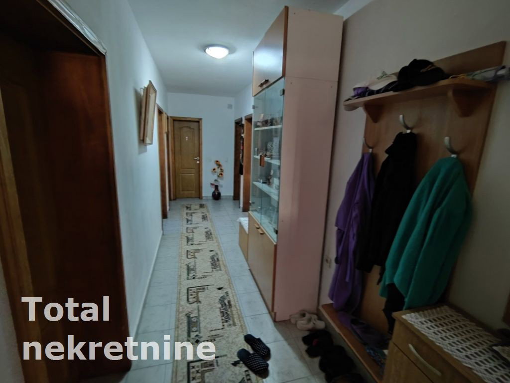 Kuća Prodaja Novi Sad Čardak 400 m2