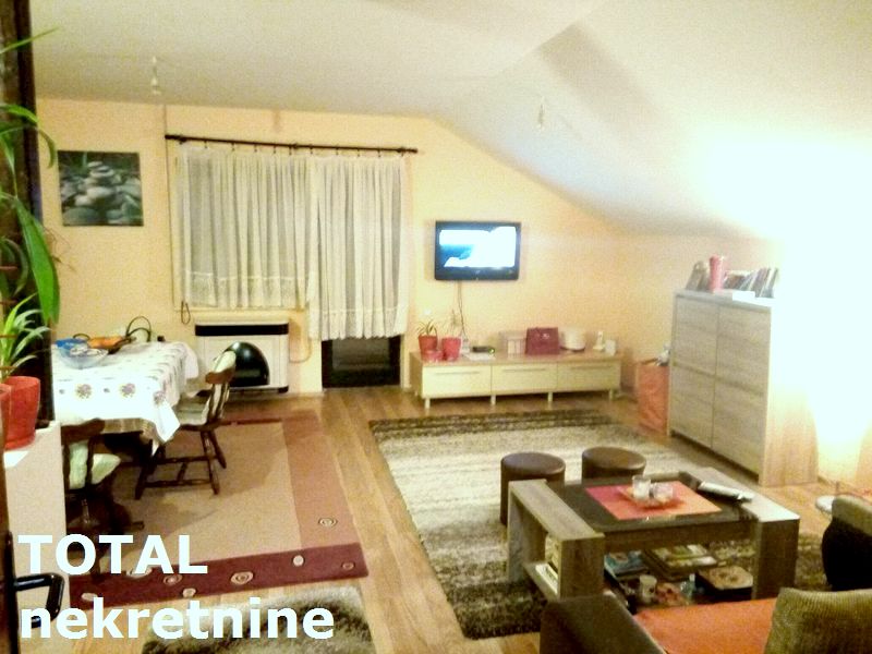 Trosoban stan na prodaju, Petrovaradin, Novi Sad, 80m², 133.900 €