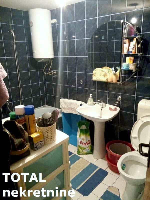 Stan Prodaja Novi Sad  80 m2