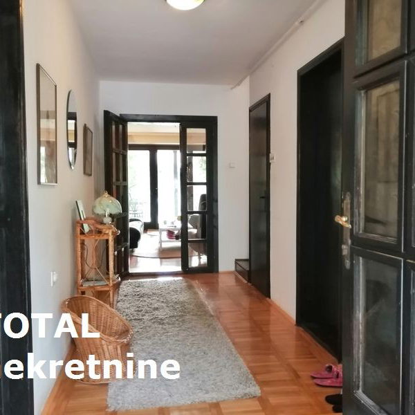 Kuća Prodaja Novi Sad  246 m2