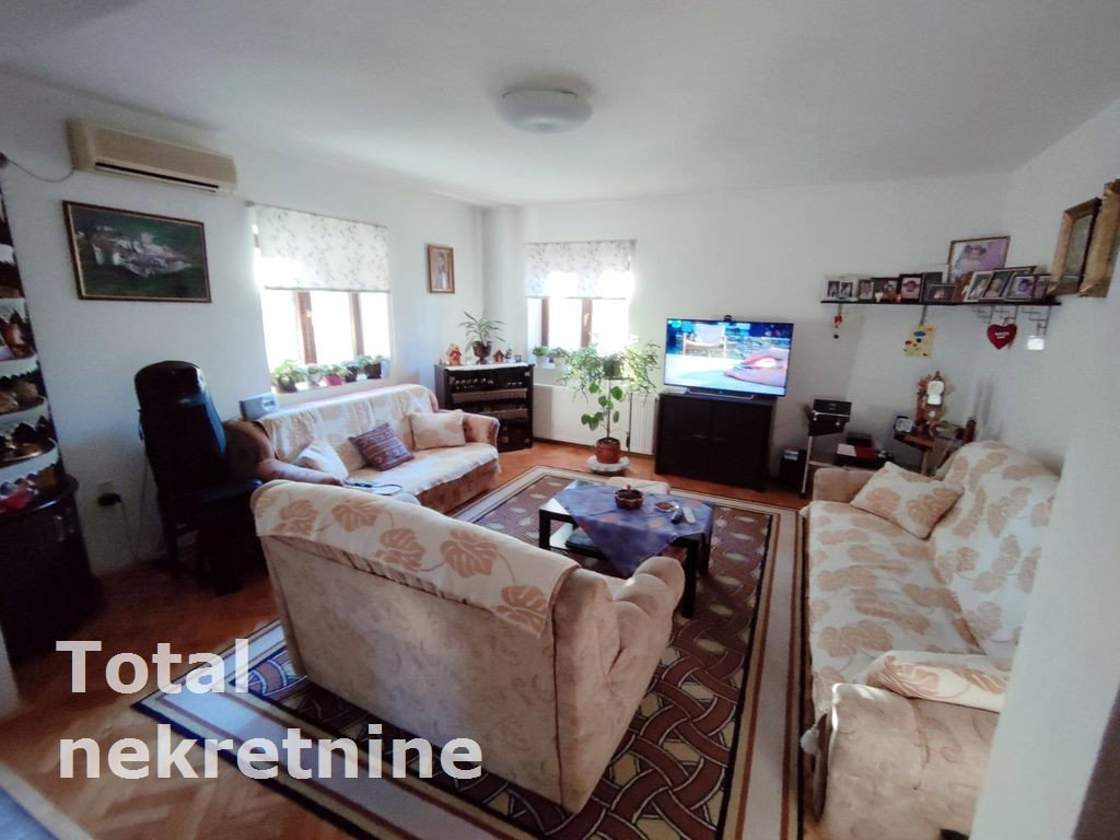 Kuća Prodaja Novi Sad Čardak 400 m2