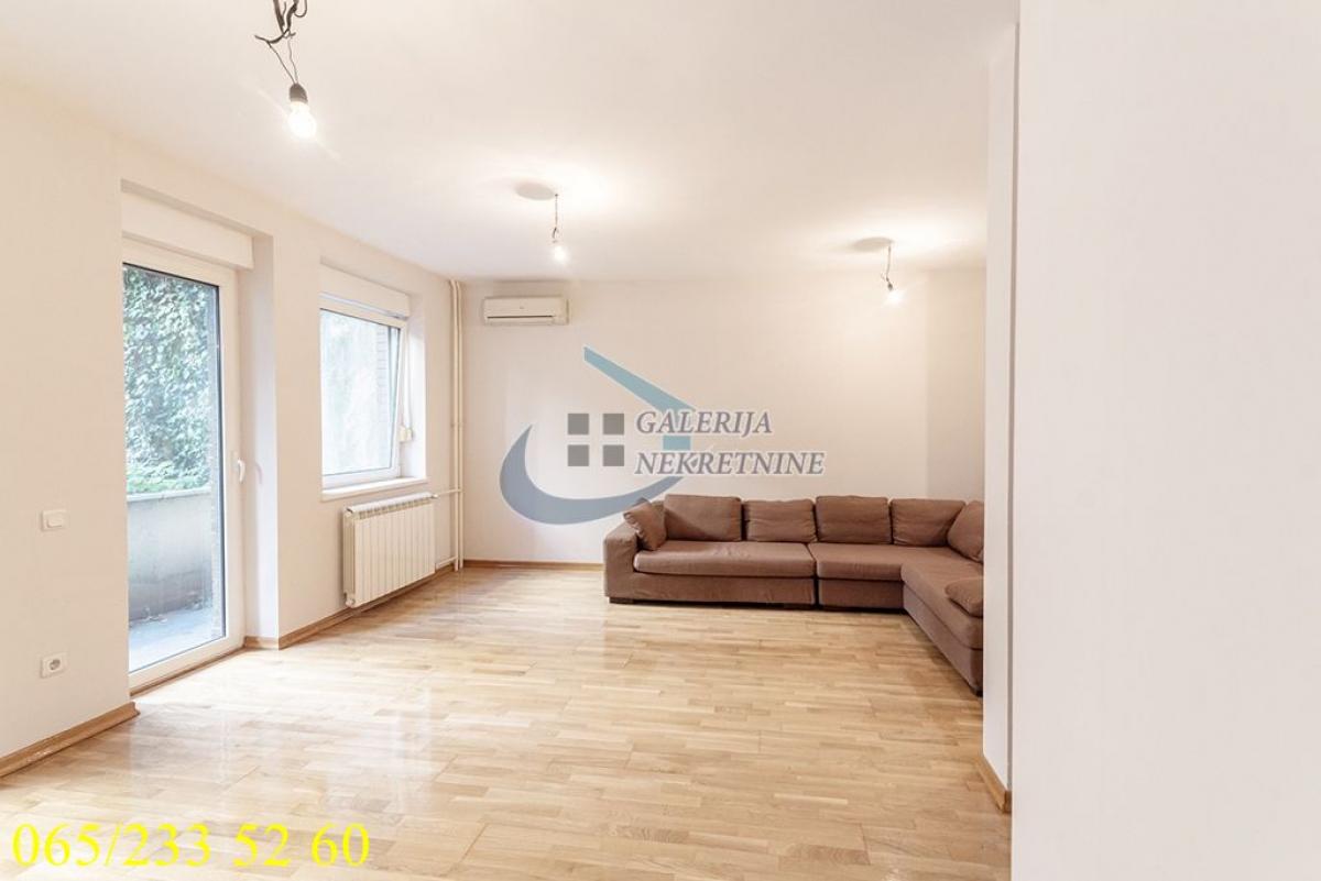 Dvoiposoban stan na prodaju, Vračar, Beograd, 74m², 259.000 €