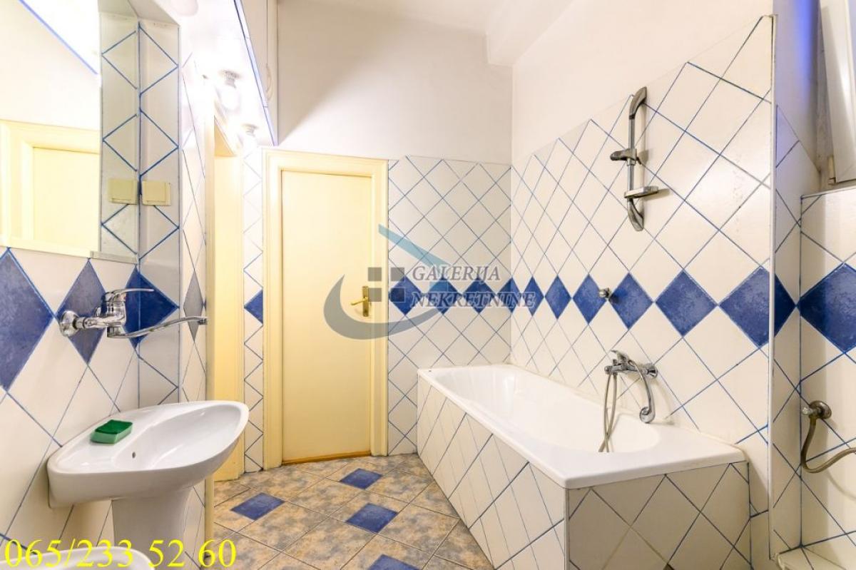 Četvorosoban stan na prodaju, Andrićev Venac, Beograd, 120m², 3. sprat, 670.000 €