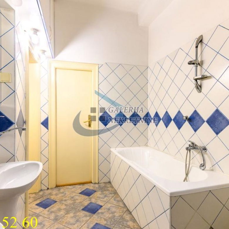 Četvorosoban stan na prodaju, Andrićev Venac, Beograd, 120m², 3. sprat, 670.000 €