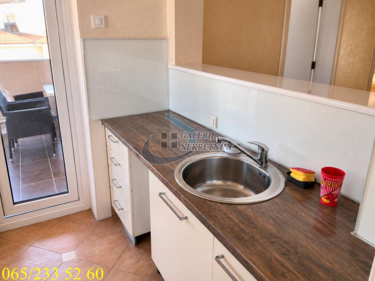 Četvorosoban stan na prodaju, Vojvode Vlahovića, Beograd, 105m², 260.000 €