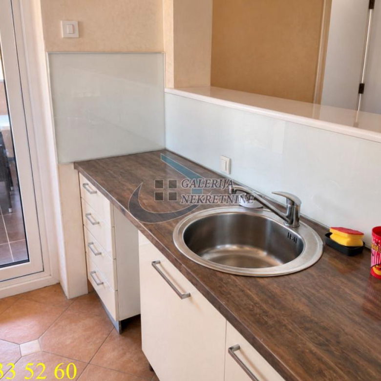 Četvorosoban stan na prodaju, Vojvode Vlahovića, Beograd, 105m², 260.000 €