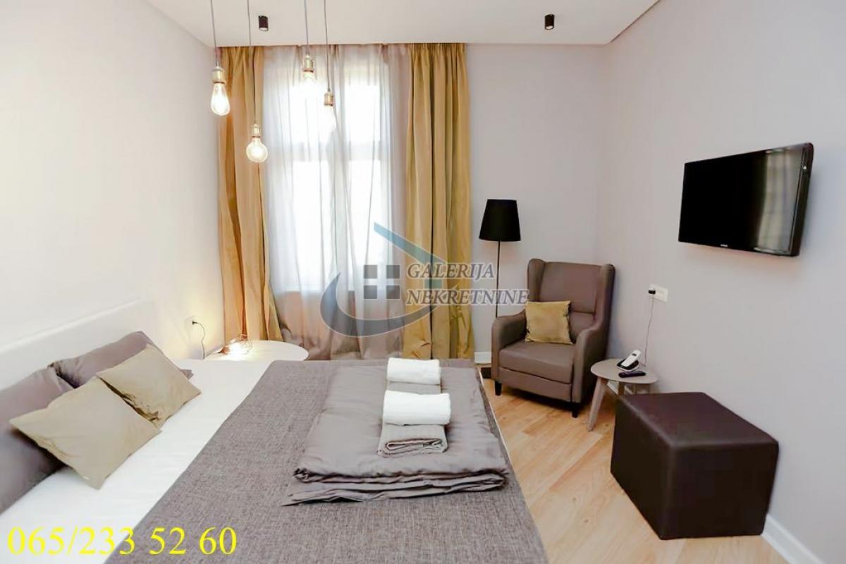 Trosoban stan na prodaju, Knez Mihailova, Beograd, 73m², 4. sprat, 389.000 €