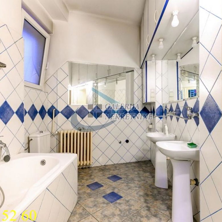 Četvorosoban stan na prodaju, Andrićev Venac, Beograd, 120m², 3. sprat, 670.000 €