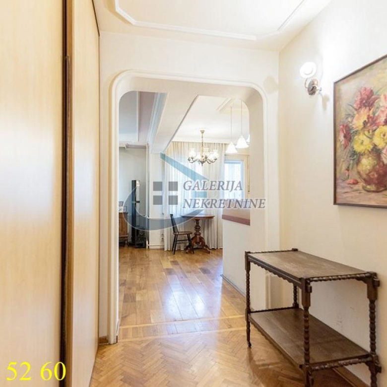 Dvosoban stan na prodaju, Krunski Venac, Beograd, 64m², 285.000 €