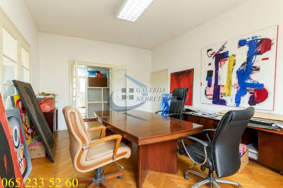 Četvorosoban stan na prodaju, Andrićev Venac, Beograd, 120m², 3. sprat, 670.000 €