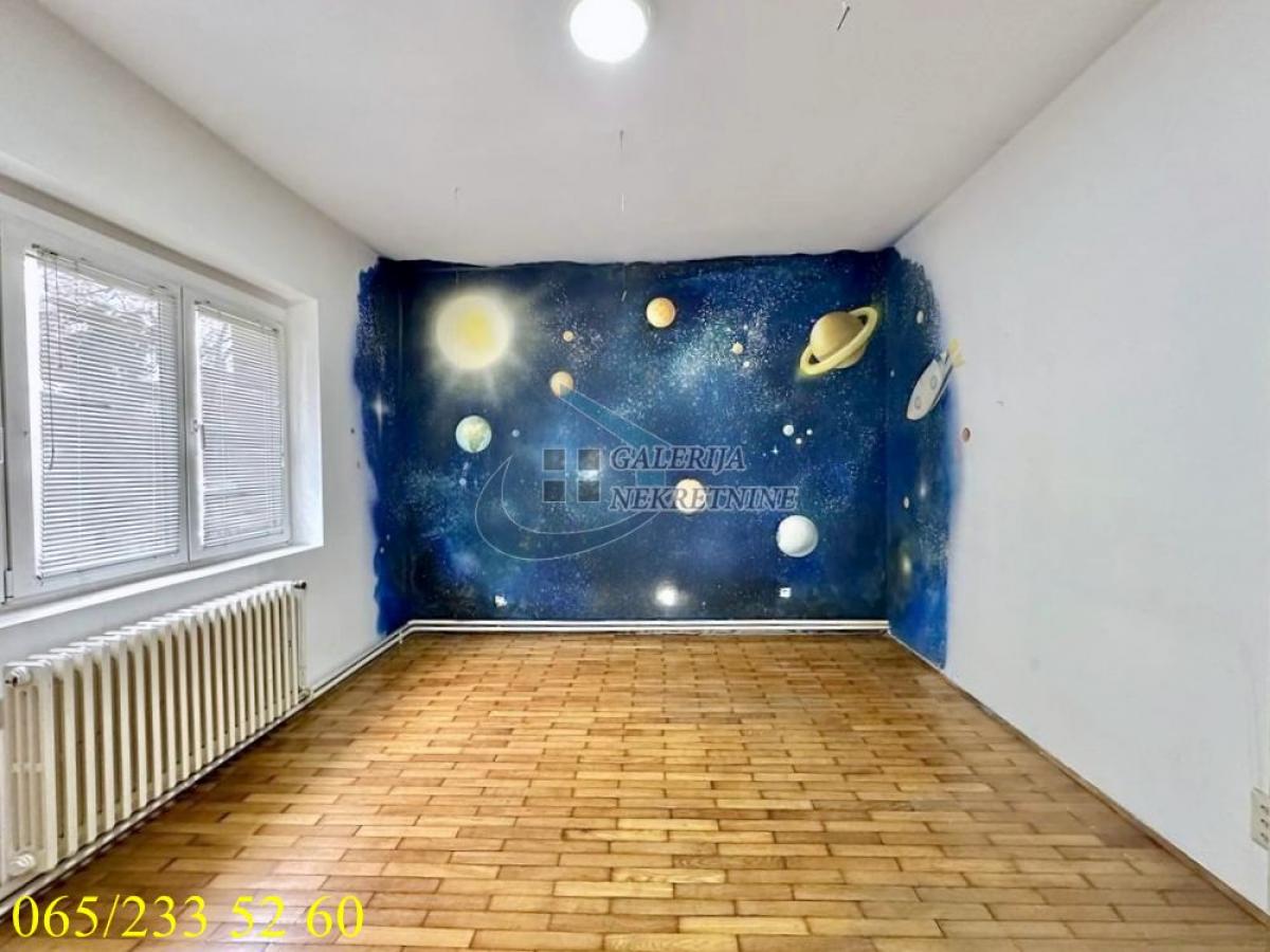 Trosoban stan na prodaju, Banovo Brdo, Beograd, 106m², Prizemlje, 269.000 €