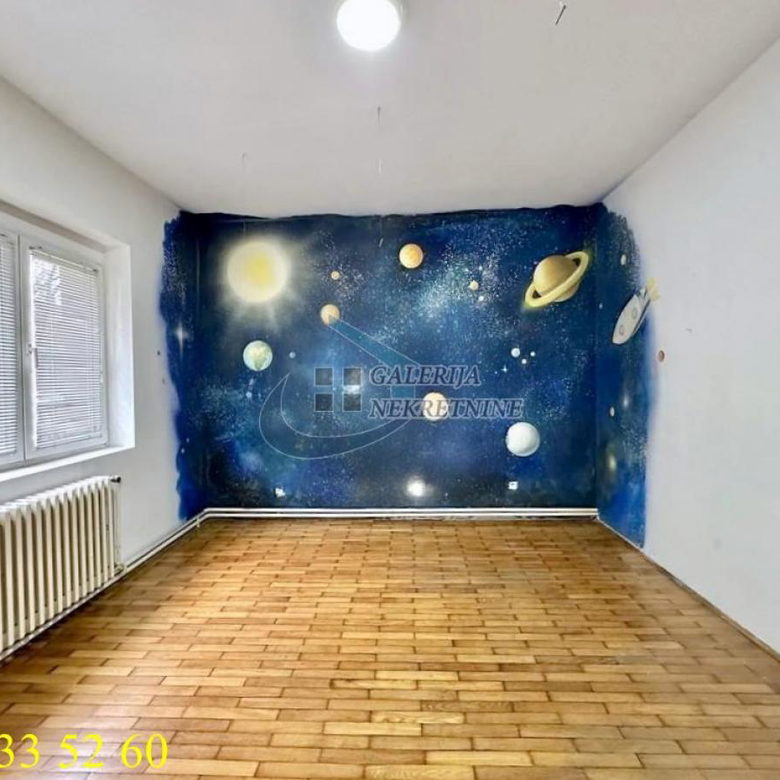 Trosoban stan na prodaju, Banovo Brdo, Beograd, 106m², Prizemlje, 269.000 €