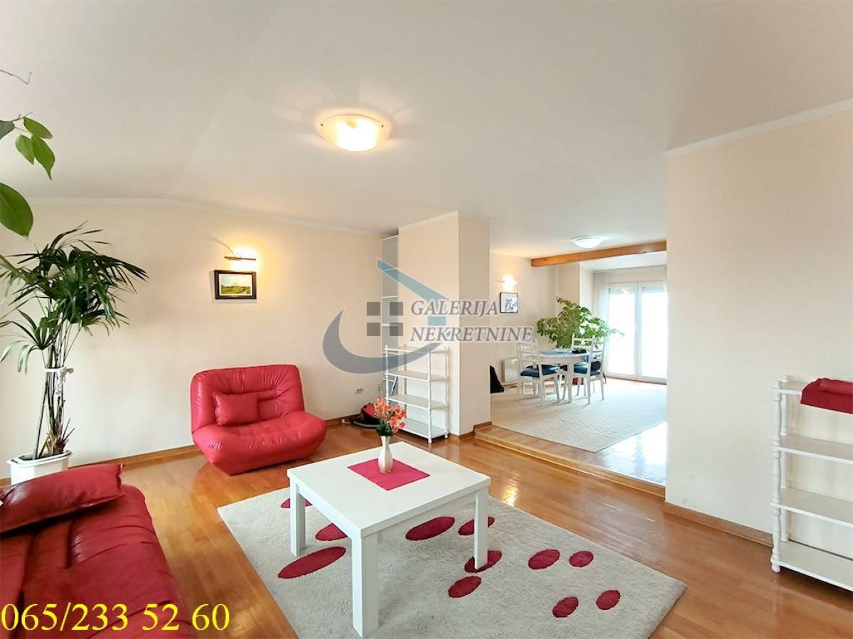 actionimagesite31agencygalerijanekimgf8iicrvj2h-4a Trosoban stan za izdavanje, Vračar, Beograd, 85m², 900 €/mes