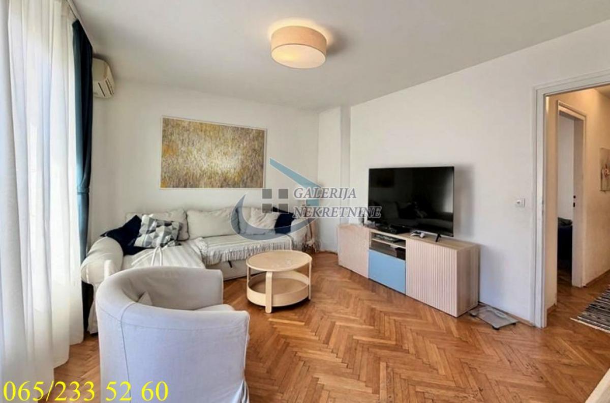 Trosoban stan na prodaju, Crveni Krst, Beograd, 69m², 1. sprat, 255.000 €