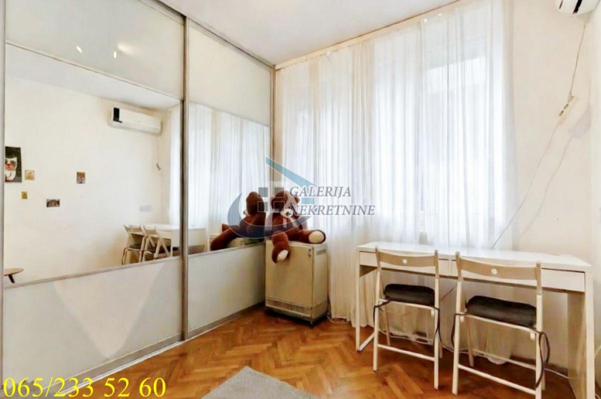 Trosoban stan na prodaju, Crveni Krst, Beograd, 69m², 1. sprat, 255.000 €