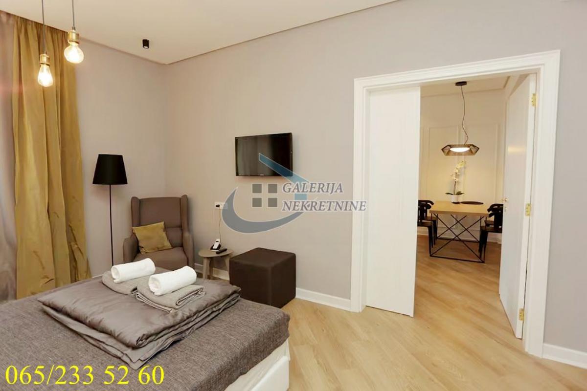 Trosoban stan na prodaju, Knez Mihailova, Beograd, 73m², 4. sprat, 389.000 €