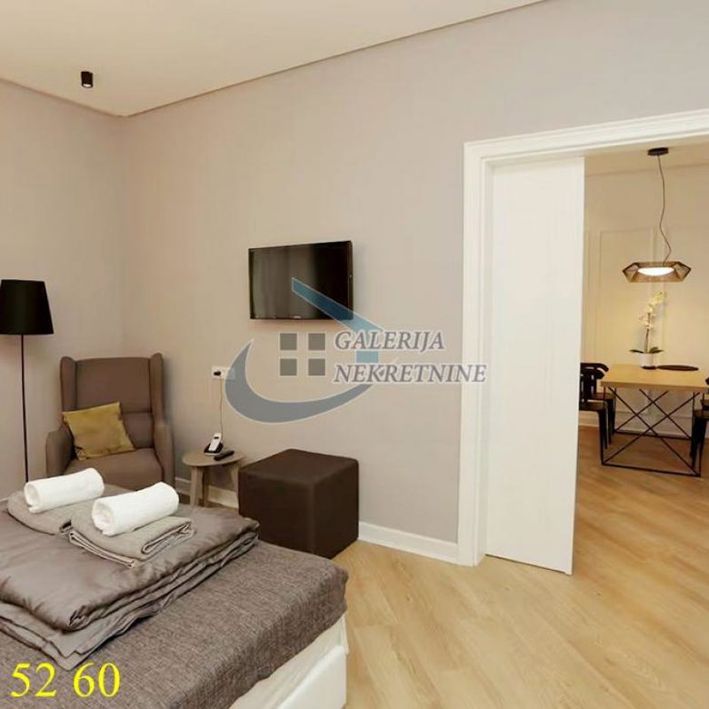 Trosoban stan na prodaju, Knez Mihailova, Beograd, 73m², 4. sprat, 389.000 €