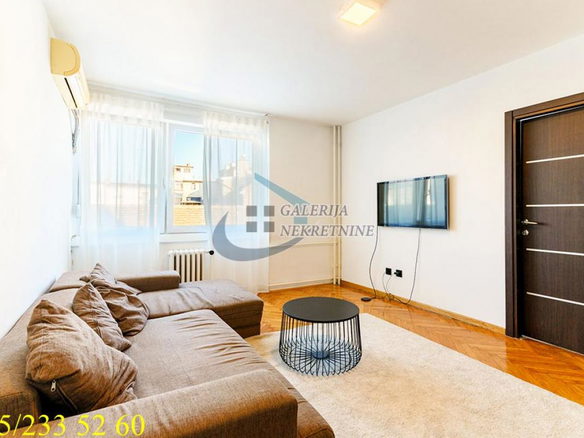 Trosoban stan na prodaju, Knez Mihailova, Beograd, 68m², 570.000 €