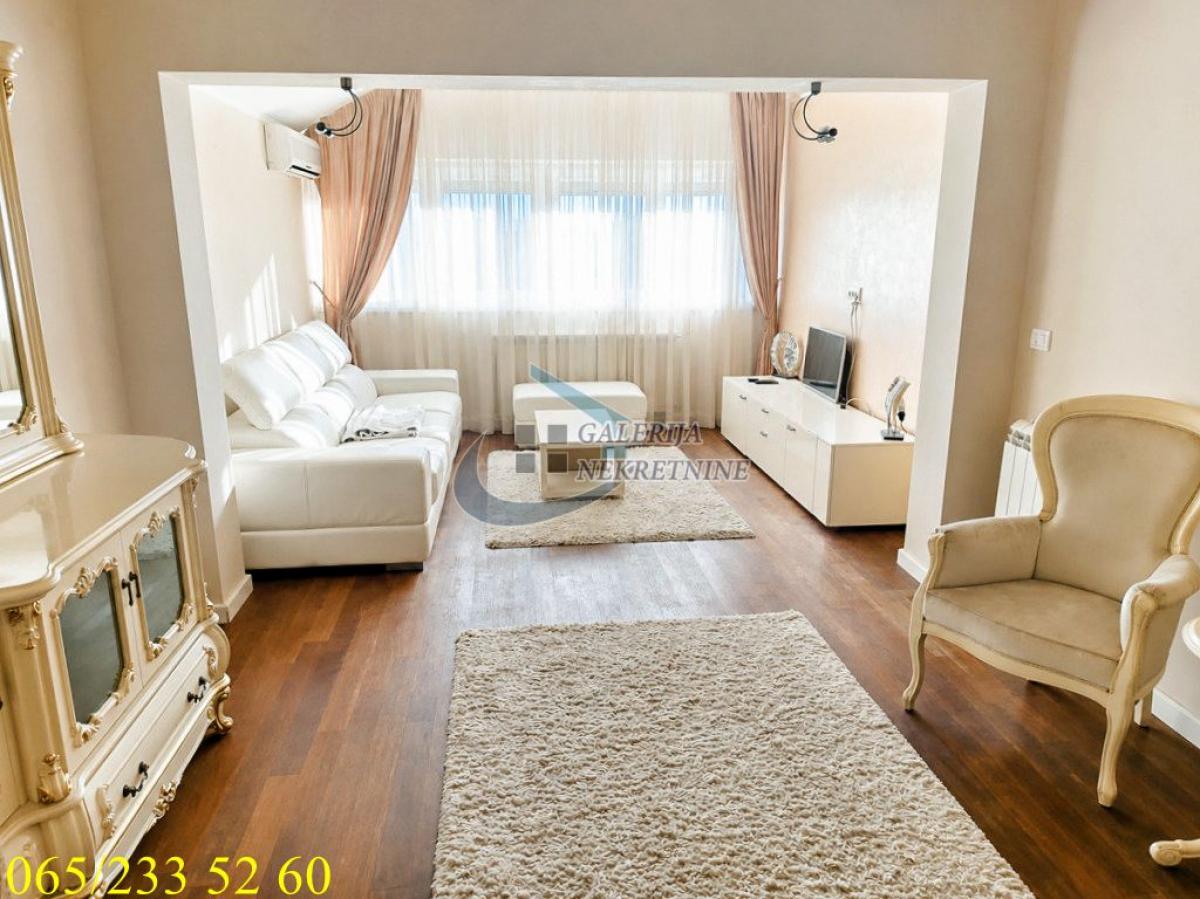Četvorosoban stan na prodaju, Vojvode Vlahovića, Beograd, 105m², 260.000 €