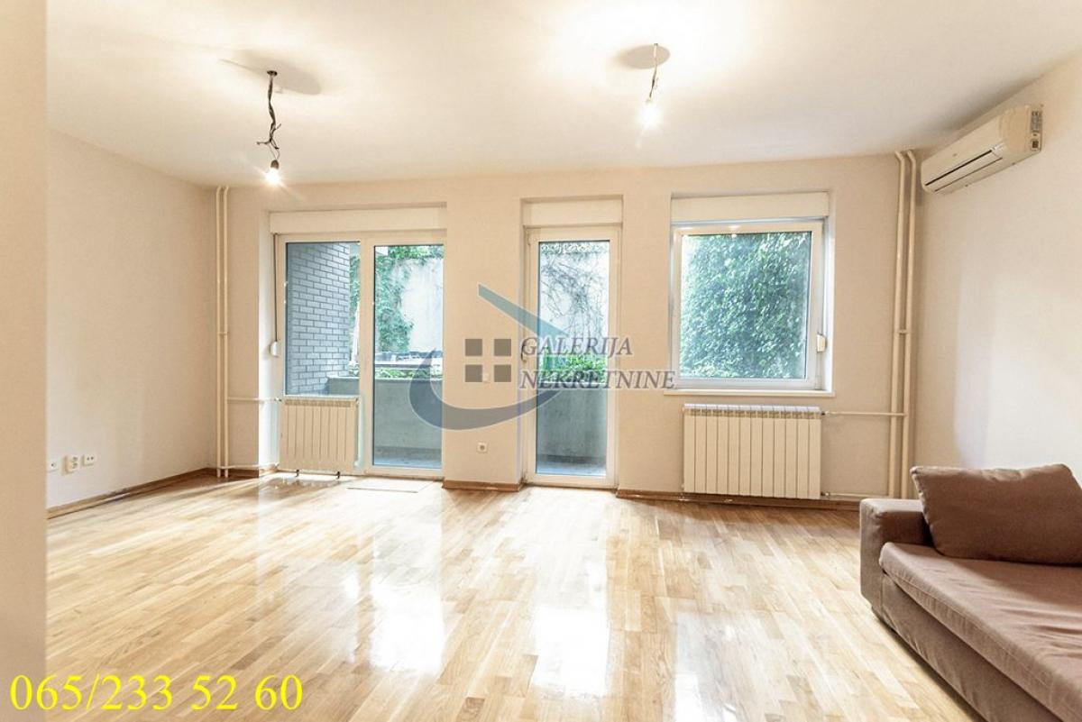 Dvoiposoban stan na prodaju, Vračar, Beograd, 74m², 259.000 €