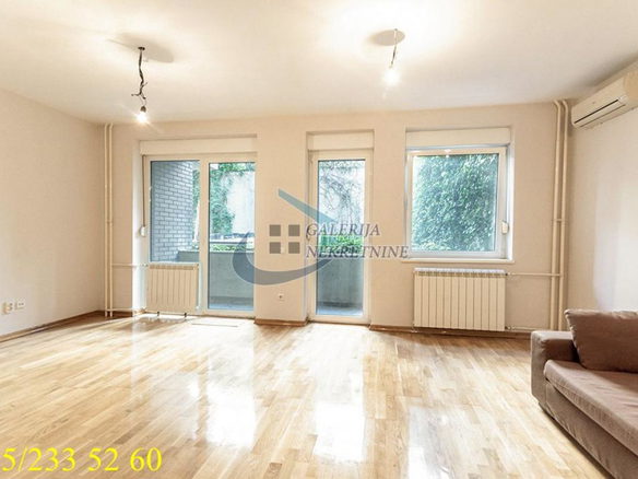 Dvoiposoban stan na prodaju, Vračar, Beograd, 74m², 259.000 €