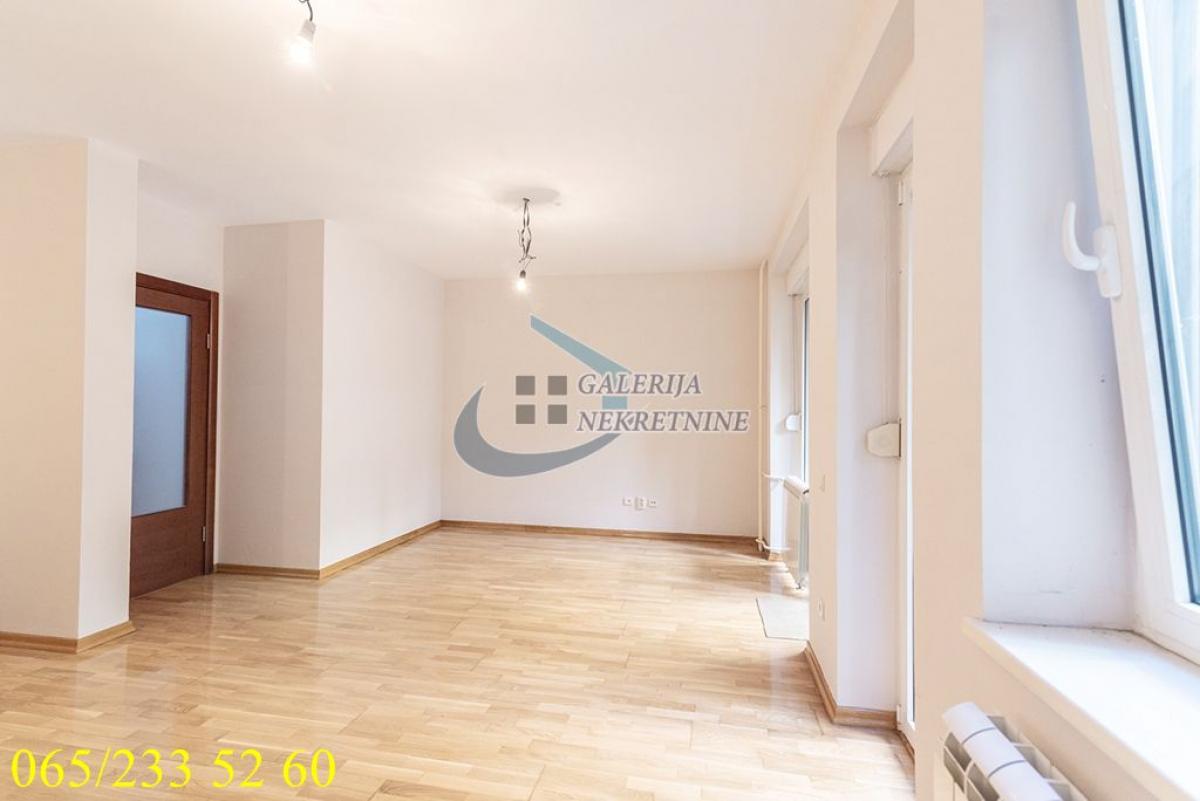 Dvoiposoban stan na prodaju, Vračar, Beograd, 74m², 259.000 €