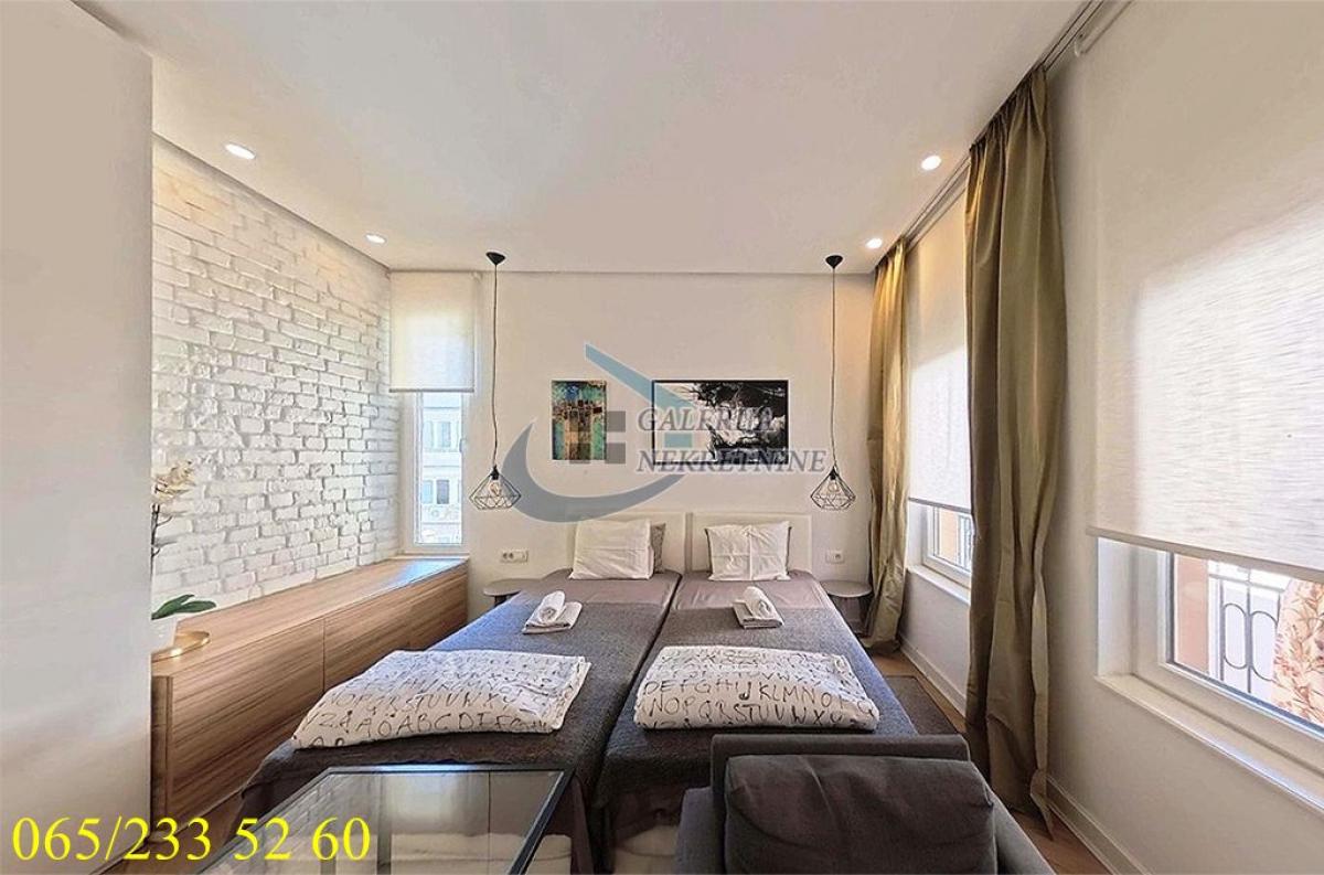 Trosoban stan na prodaju, Knez Mihailova, Beograd, 73m², 4. sprat, 389.000 €