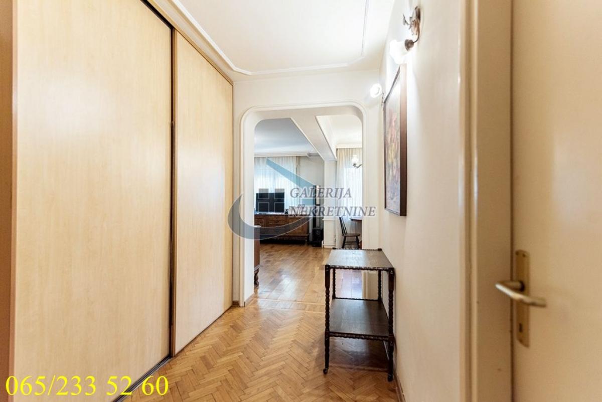 Dvosoban stan na prodaju, Krunski Venac, Beograd, 64m², 285.000 €