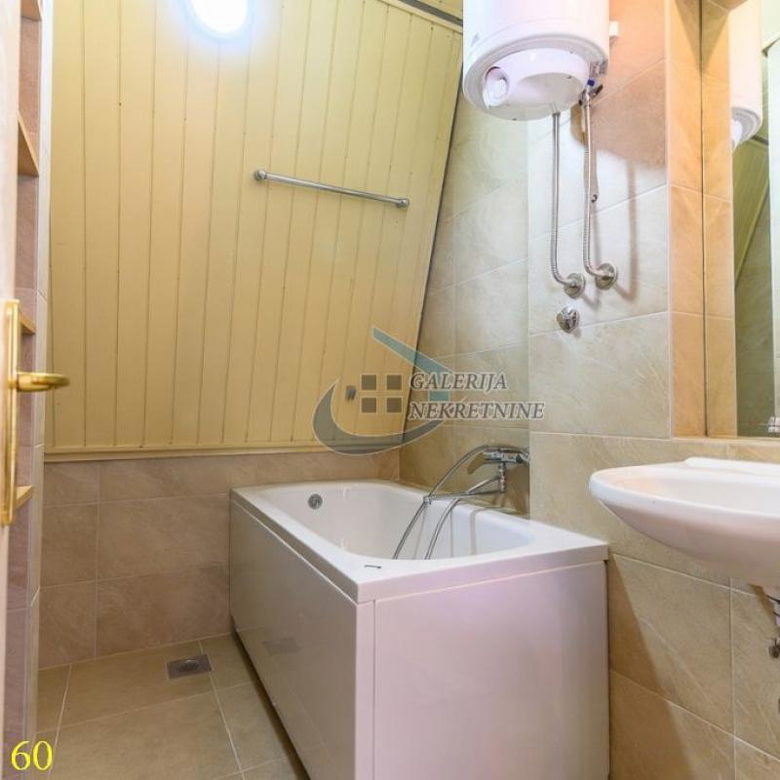 Trosoban stan za izdavanje, Lion, Beograd, 96m², 900 €/mes
