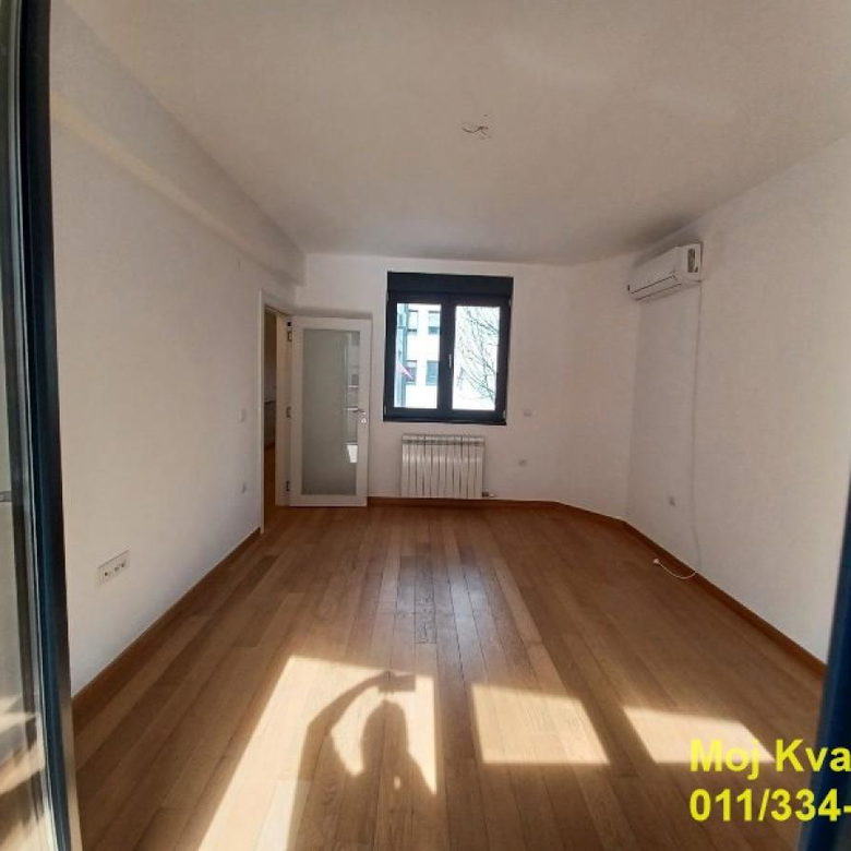 Lokal za izdavanje, Kalenić Pijaca, Beograd, 84m², 1.100 €/mes
