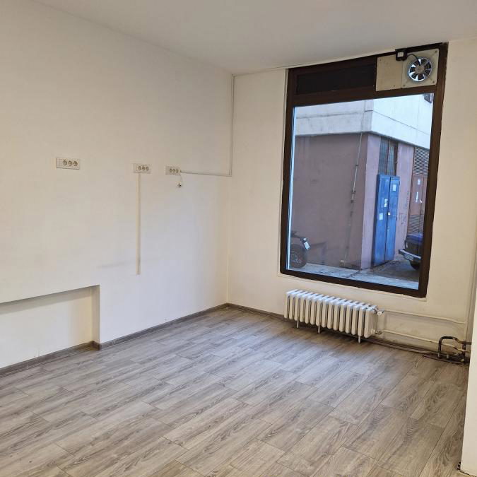 Lokal za izdavanje, Bežanijska Kosa 3, Beograd, 108m², 900 €/mes