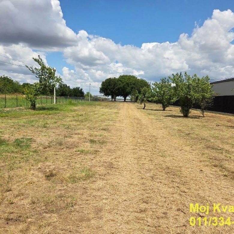 Plac za izdavanje, Surčin, Beograd, 25 ari, 3.000 €/mes