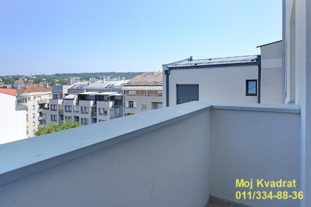 Dvoiposoban stan na prodaju, Đeram Pijaca, Beograd, 67m², 300.000 €
