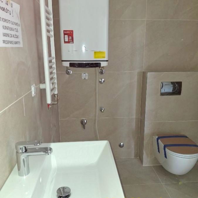 Trosoban stan na prodaju, Banovo Brdo, Beograd, 69m², 243.000 €