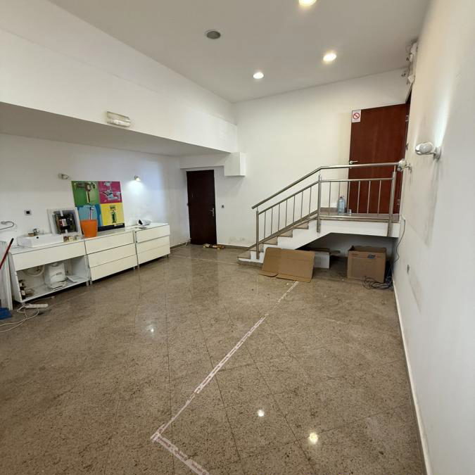Lokal za izdavanje, FON, Beograd, 103m², 1.200 €/mes