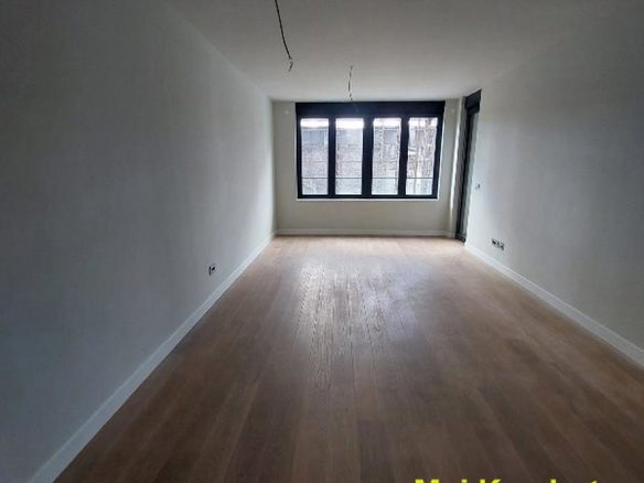 Trosoban stan na prodaju, Novi Beograd, Beograd, 84m², 319.200 €
