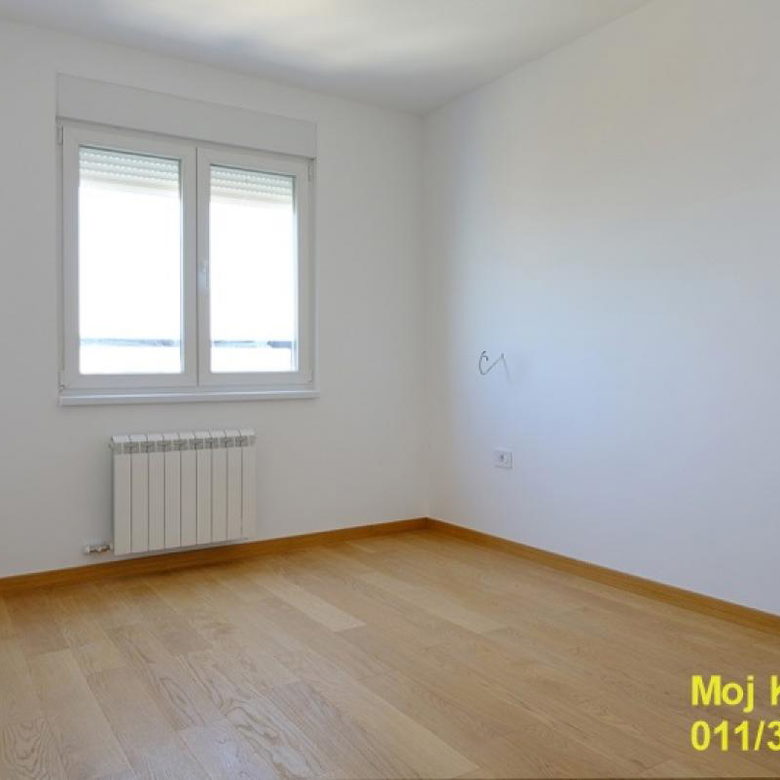 Dvoiposoban stan na prodaju, Đeram Pijaca, Beograd, 67m², 300.000 €