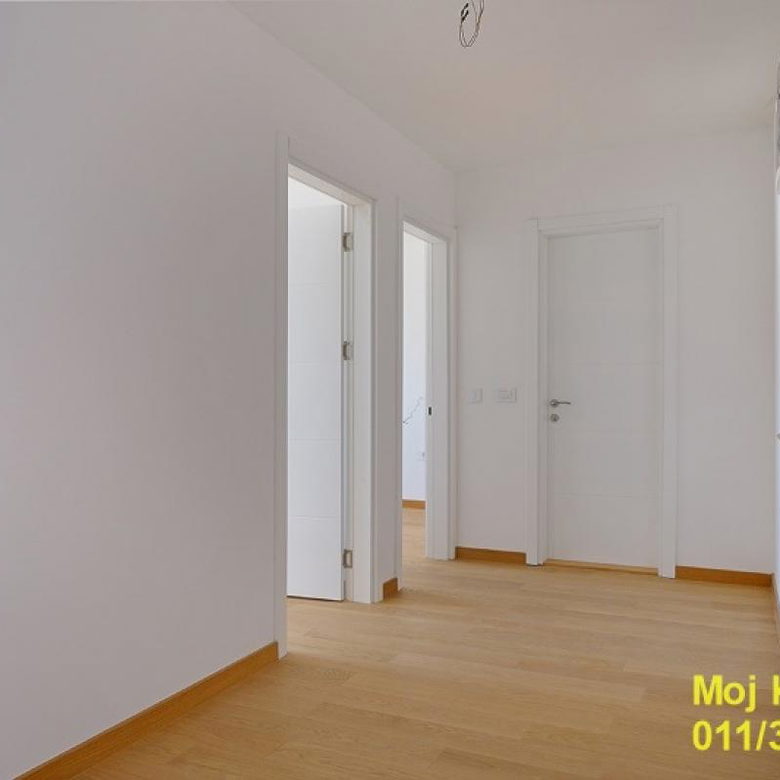 Dvoiposoban stan na prodaju, Đeram Pijaca, Beograd, 67m², 300.000 €