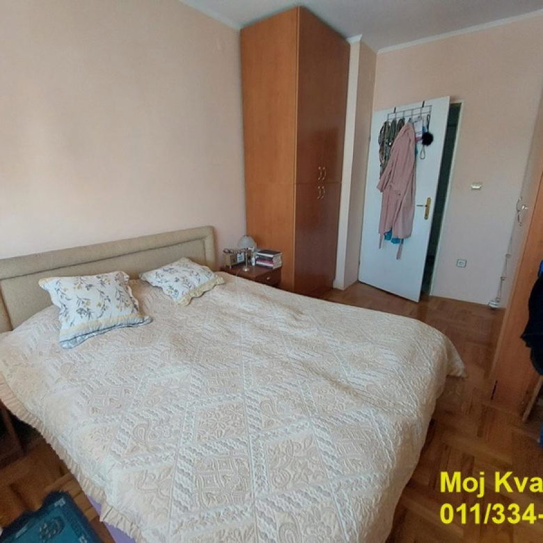 Četvorosoban stan na prodaju, Pravni Fakultet – Vračar, Beograd, 114m², 330.000 €