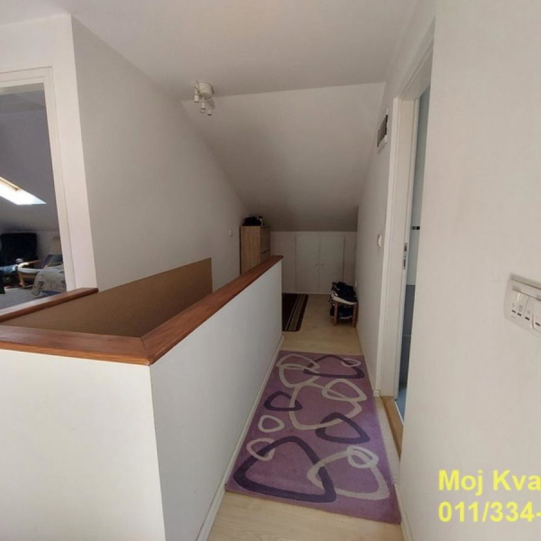 Četvorosoban stan na prodaju, Pravni Fakultet – Vračar, Beograd, 114m², 330.000 €