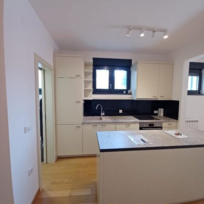 Lokal za izdavanje, Kalenić Pijaca, Beograd, 84m², 1.100 €/mes