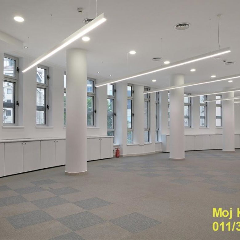 Lokal za izdavanje, Savski Trg, Beograd, 200m², 2.600 €/mes