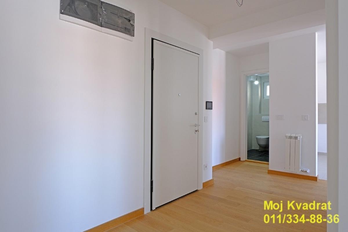 Dvoiposoban stan na prodaju, Đeram Pijaca, Beograd, 67m², 300.000 €
