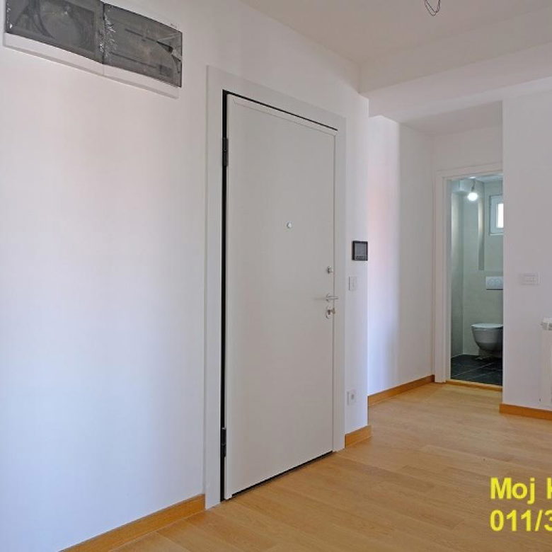 Dvoiposoban stan na prodaju, Đeram Pijaca, Beograd, 67m², 300.000 €