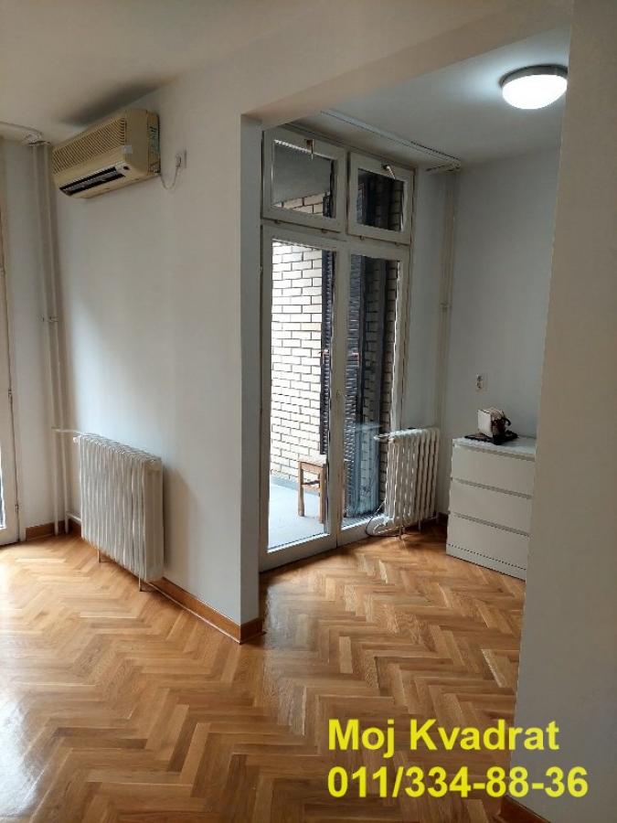Lokal za izdavanje, Savski Trg, Beograd, 51m², 750 €/mes